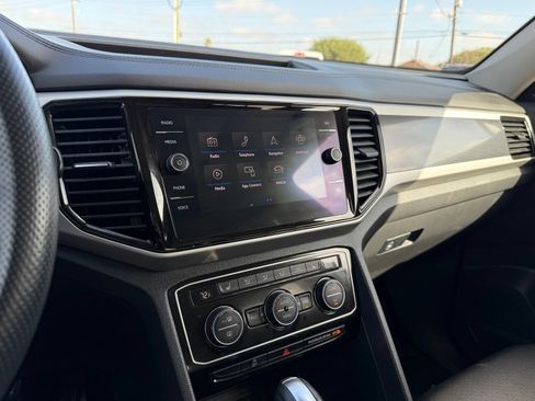 Used 2022 Volkswagen Atlas SEL R-Line AWD/4WD image 29