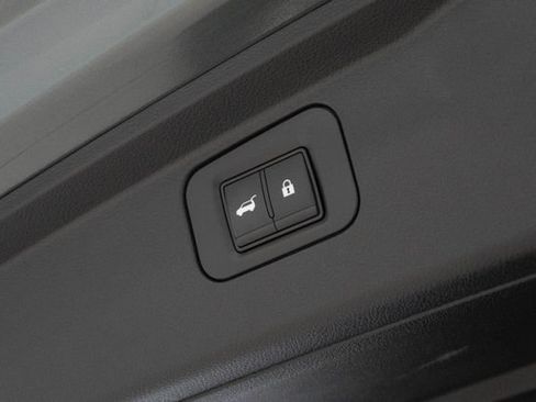 Used 2025 Nissan Armada Platinum Reserve AWD/4WD image 18