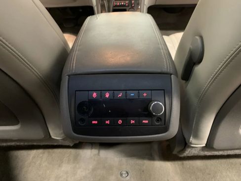 Used 2013 GMC Acadia SLT image 31