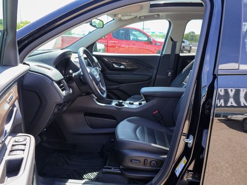 Used 2024 GMC Terrain Denali w/ Black Diamond Edition AWD/4WD image 7