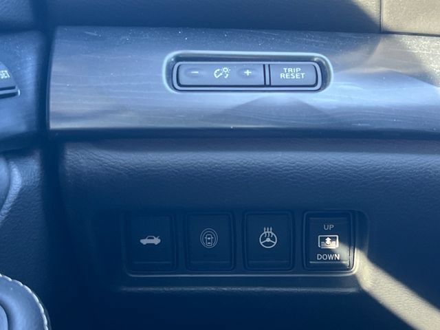 Used 2023 Nissan Maxima Platinum w/ Sport Mat Group FWD image 27