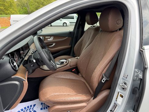 Used 2019 Mercedes-Benz E 300 4MATIC image 38