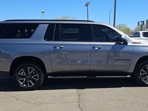 Used 2022 Chevrolet Suburban Z71 w/ Luxury Package AWD/4WD image 10