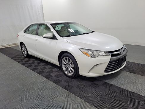 Used 2016 Toyota Camry XLE image 11