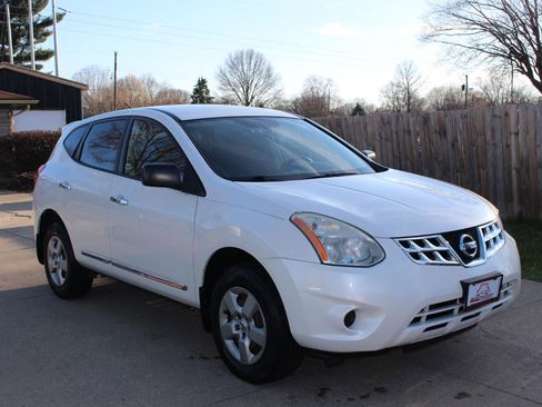 Used 2011 Nissan Rogue S image 2