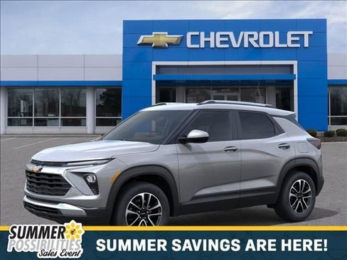 New 2026 Chevrolet TrailBlazer LT w/ Driver Confidence Package AWD/4WD image 2
