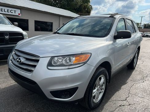 Used 2012 Hyundai Santa Fe GLS FWD image 2