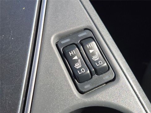 Used 2024 Subaru Crosstrek 2.0i Premium image 31