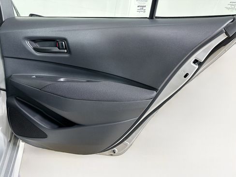 Used 2025 Toyota Corolla LE image 28