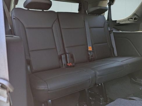 Used 2021 Chevrolet Tahoe Z71 w/ Z71 Signature Package AWD/4WD image 29