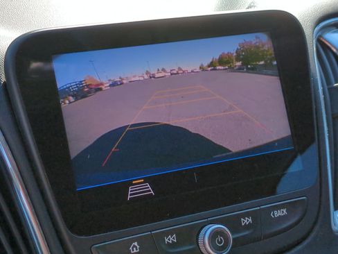 Used 2019 Chevrolet Malibu LT w/ Driver Confidence Package II image 18