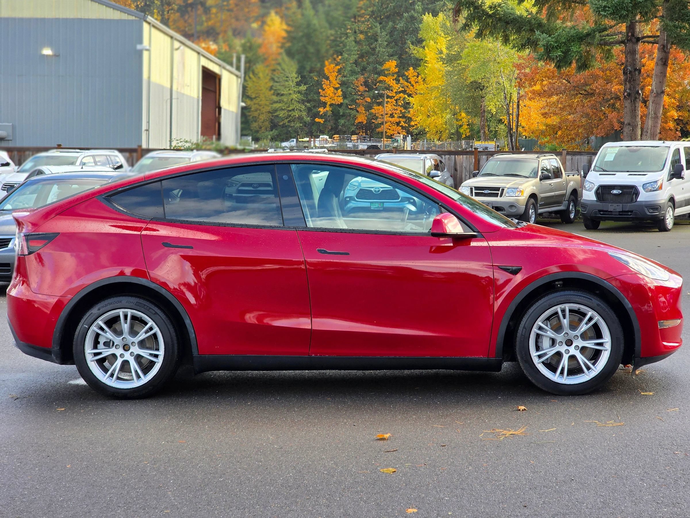 Used 2021 Tesla Model Y Long Range AWD/4WD image 9