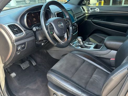 Used 2019 Jeep Grand Cherokee Altitude RWD image 14