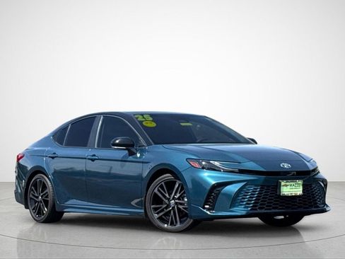 Used 2025 Toyota Camry XSE FWD image 2