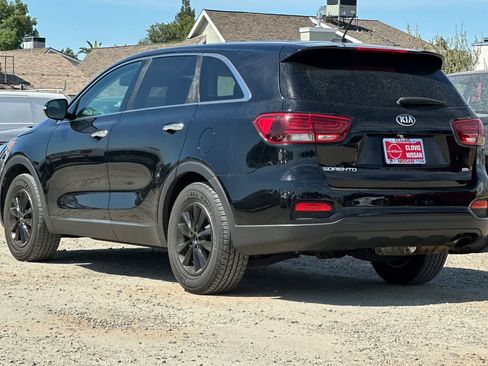 Used 2020 Kia Sorento LX FWD image 7