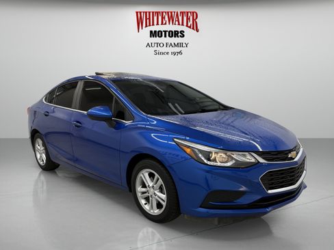 Used 2016 Chevrolet Cruze LT w/ Sun And Sound Package FWD image 5