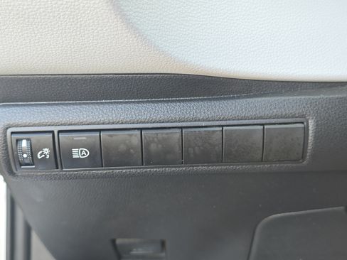 Used 2025 Toyota Corolla SE FWD image 27