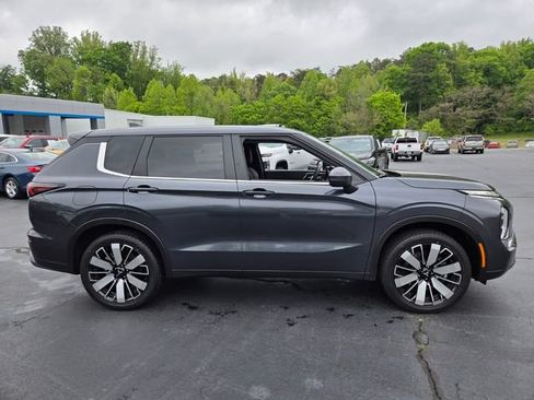 Used 2025 Mitsubishi Outlander SE AWD/4WD image 9