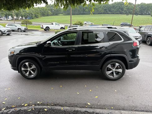 Used 2019 Jeep Cherokee Limited AWD/4WD image 6