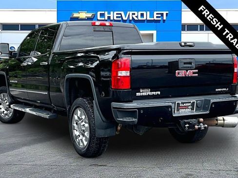 Used 2016 GMC Sierra 2500 Denali w/ Duramax Plus Package AWD/4WD image 4
