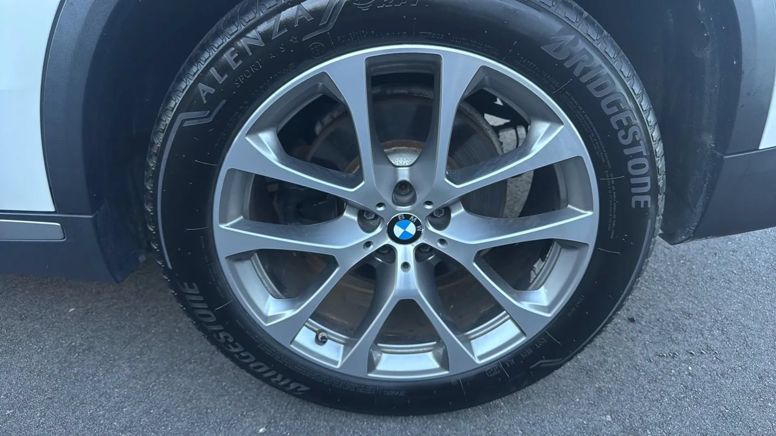 Used 2019 BMW X5 xDrive40i w/ Premium Package 2 AWD/4WD image 17