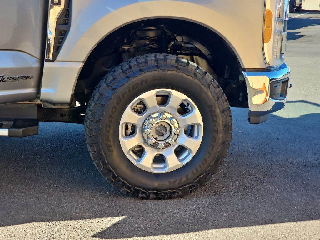 Used 2023 Ford F250 XLT w/ FX4 Off-Road Package AWD/4WD image 39