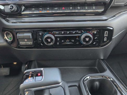 Used 2024 Chevrolet Silverado 1500 ZR2 image 21