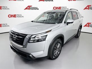 Used 2025 Nissan Pathfinder SV FWD video 3