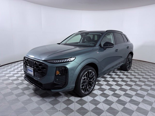 Certified 2026 Audi Q3 quattro 2.0T AWD/4WD image 3