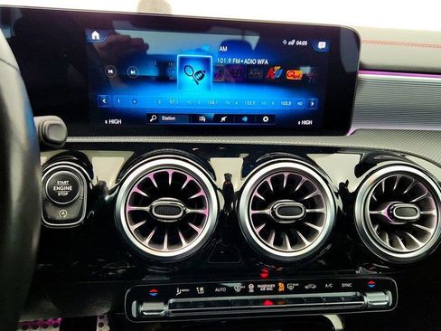 Used 2022 Mercedes-Benz CLA 250 4MATIC image 16