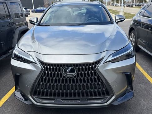 Used 2024 Lexus NX 250 FWD image 2