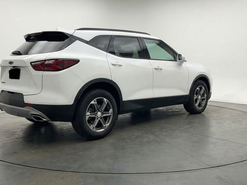 Used 2025 Chevrolet Blazer LT image 9