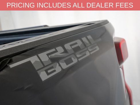 Used 2025 Chevrolet Silverado 1500 LT Trail Boss w/ Convenience Package II AWD/4WD image 6
