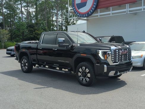 Used 2025 GMC Sierra 2500 Denali AWD/4WD image 8