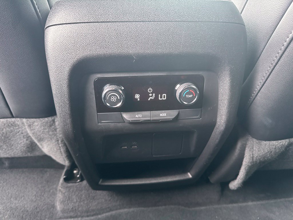 Used 2025 Chevrolet Traverse LT AWD/4WD image 25