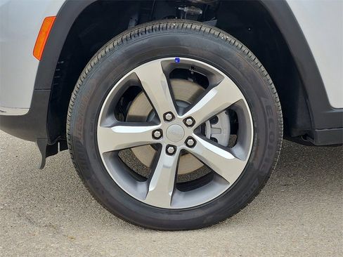 New 2025 Jeep Grand Cherokee L Limited image 9