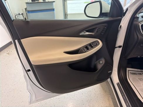 Used 2025 Buick Encore GX Avenir w/ Avenir Convenience Package AWD/4WD image 38
