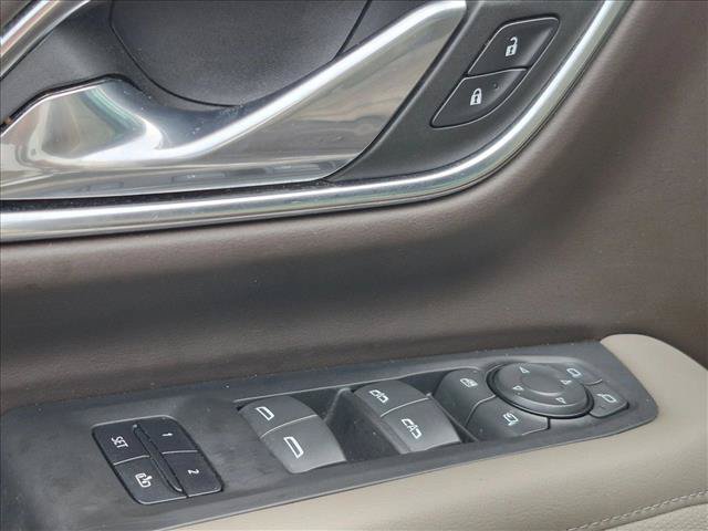 Used 2023 GMC Yukon XL SLT w/ SLT Premium Package RWD image 15