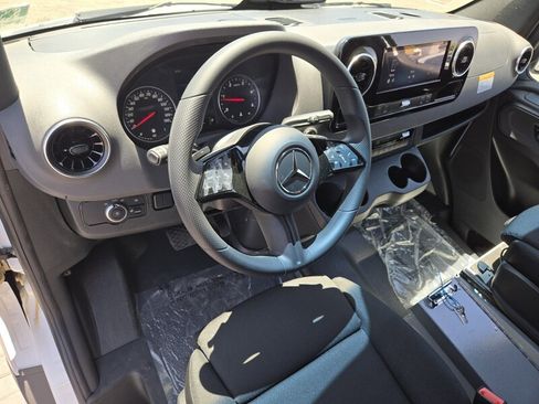 New 2025 Mercedes-Benz Sprinter 2500 image 12