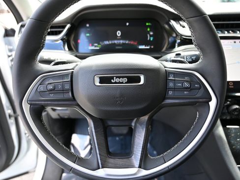 Used 2023 Jeep Grand Cherokee 4WD 4xe image 32