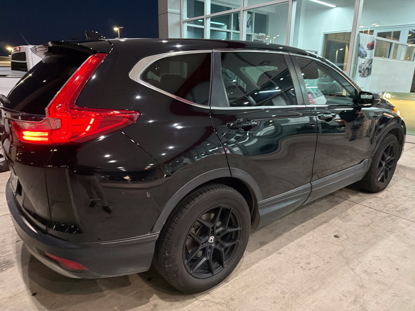 Used 2017 Honda CR-V EX-L image 16