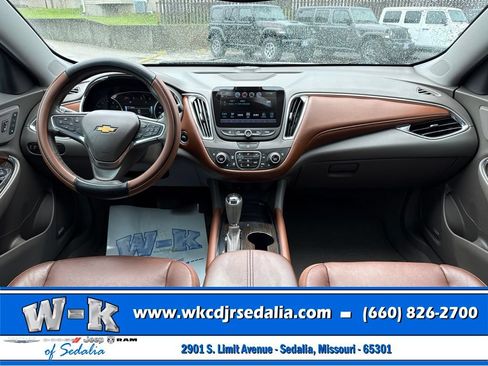 Used 2018 Chevrolet Malibu Premier w/ Premier Sun and Wheel Package FWD image 34