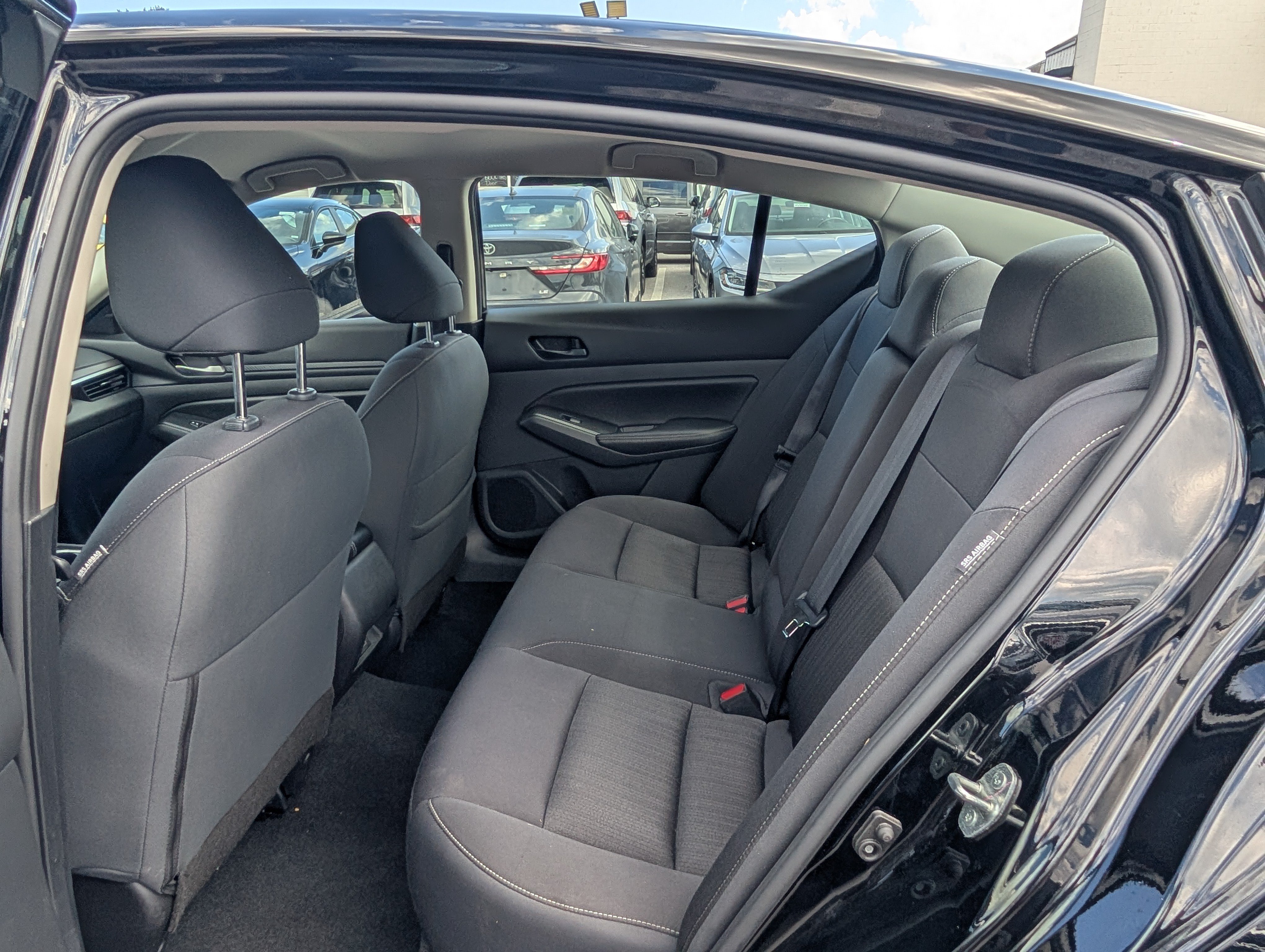 Used 2024 Nissan Altima 2.5 SV FWD image 14