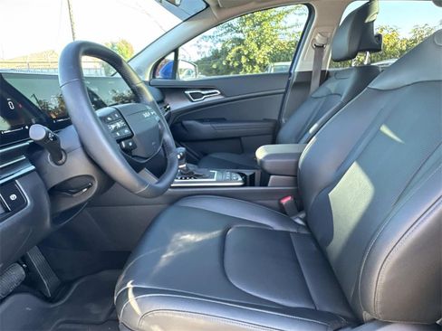 Certified 2026 Kia Sportage EX w/ EX Panorama Roof Package image 33