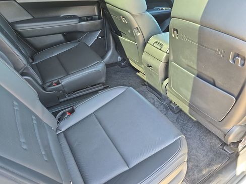 Used 2024 Hyundai Santa Fe Calligraphy FWD image 11