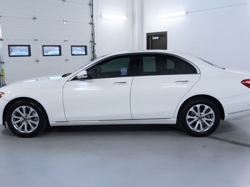 Used 2018 Mercedes-Benz E 300 4MATIC w/ Premium 1 Package image 4