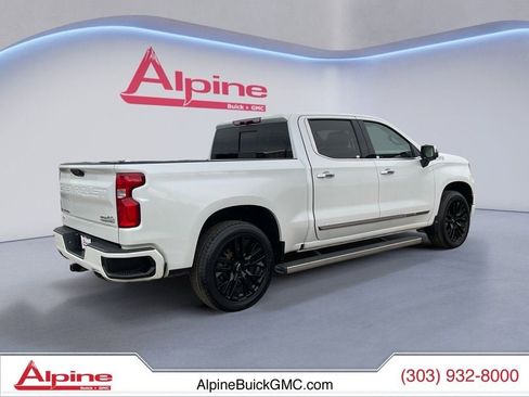 Used 2022 Chevrolet Silverado 1500 High Country w/ High Country Premium Package image 5