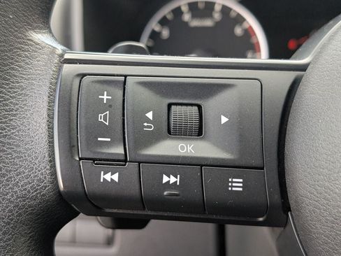 Used 2024 Nissan Rogue SV AWD/4WD image 15