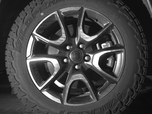 Used 2025 Jeep Compass Trailhawk image 13