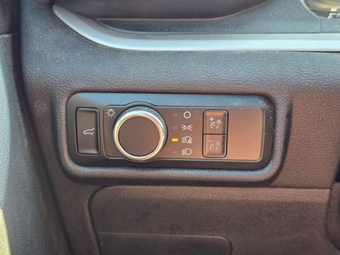 Used 2023 Ford Explorer XLT AWD/4WD image 24